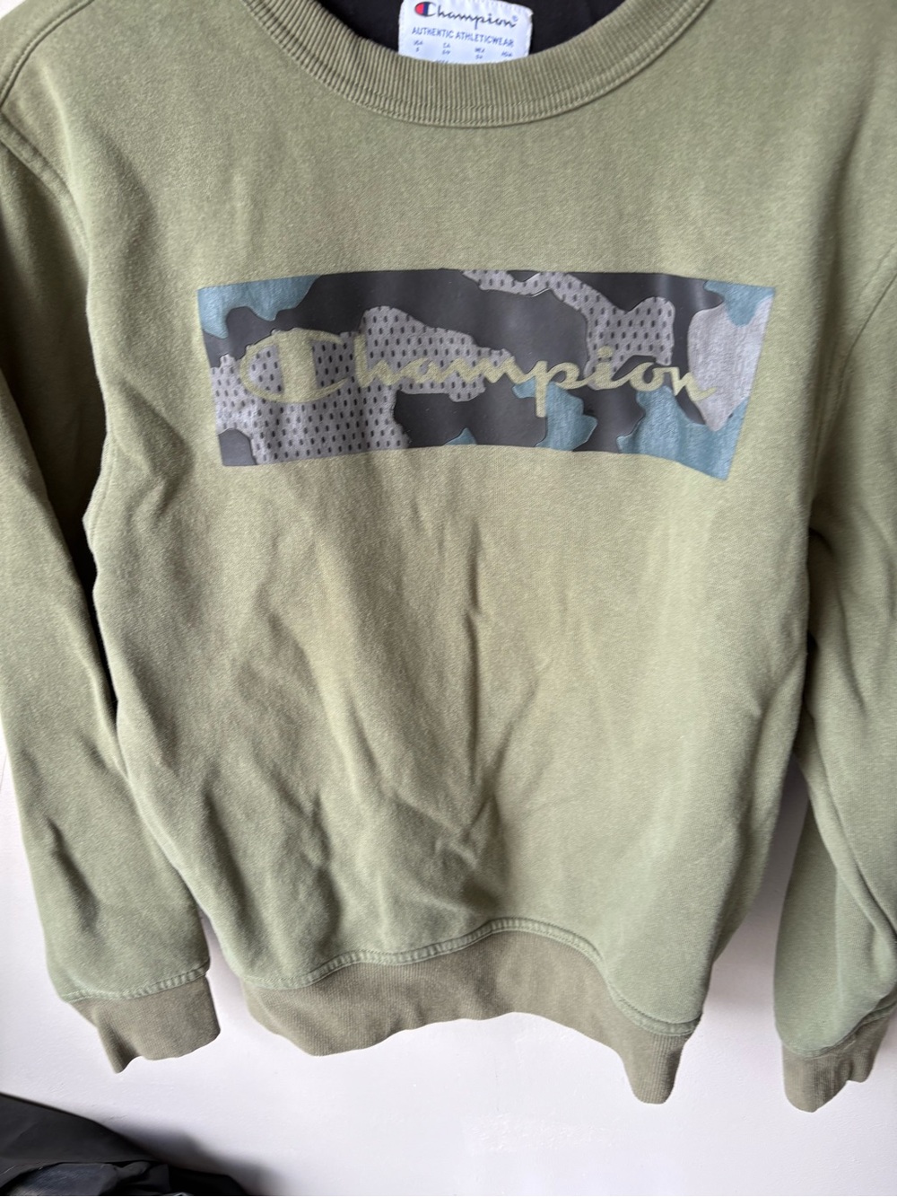 Champion Olive Green Crewneck Sweatshirt Swaetshirt with Camo Logo